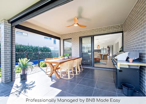 Macquarie Entertainer - Pool Retreat, Pets Allowed