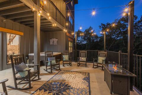 New Lux•6 BD•Theater•Views•Pool•1mi to Parkway