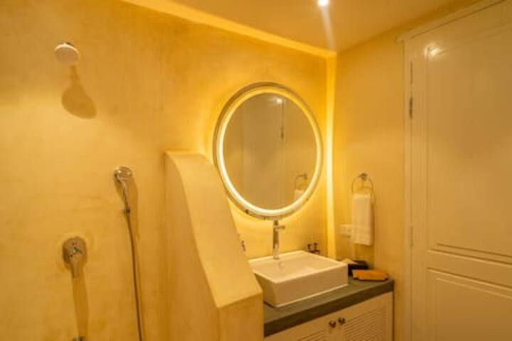 VACASA, CALANGUTE · Spacious Pet-Friendly Villa W/ Pool & Elevator