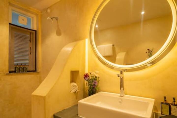 VACASA, CALANGUTE · Spacious Pet-Friendly Villa W/ Pool & Elevator
