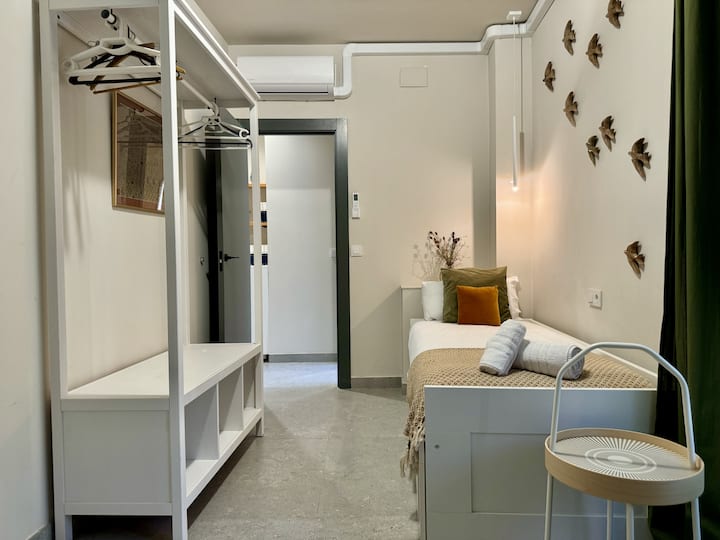 Modern Charm In Barrio Alicante - Alicante