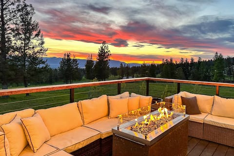 Hot Tub & Views: 'Sunset Valley Retreat' in Eureka