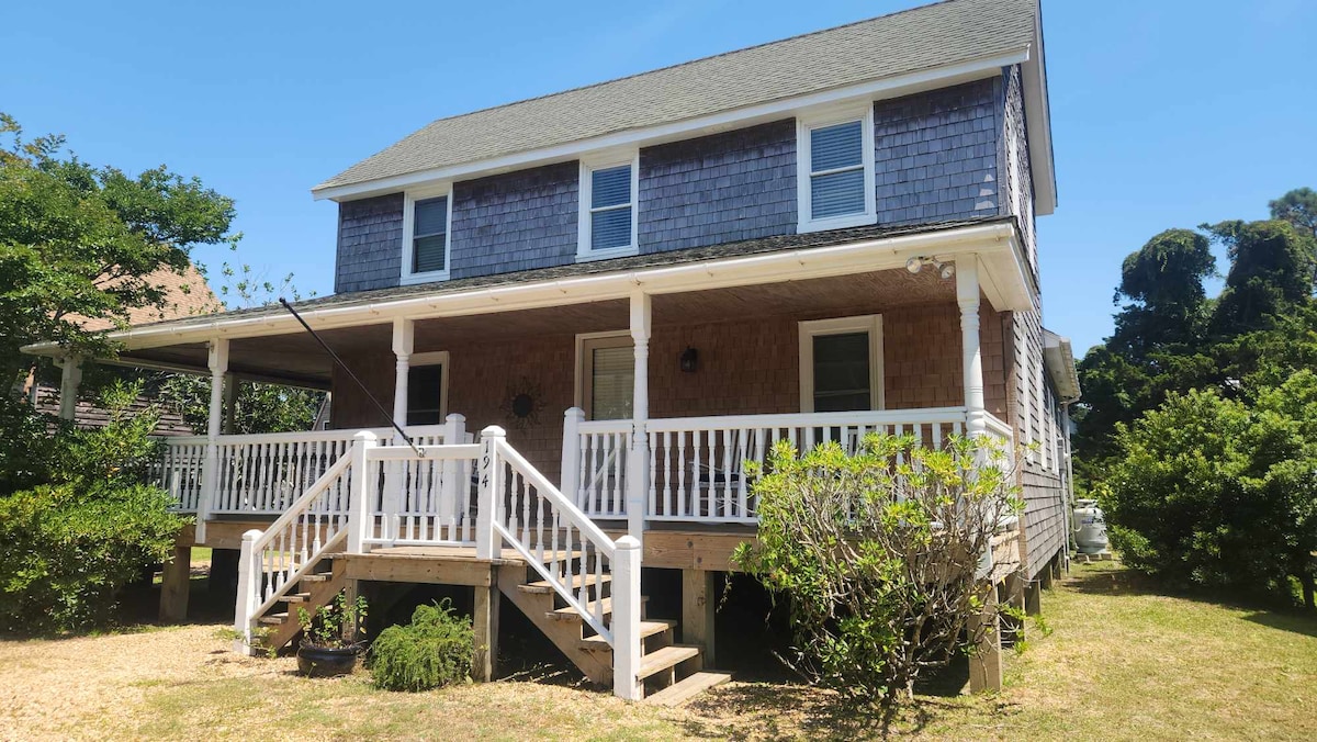 WV40: BJ Garrish-Historic Cottage with a Modern
