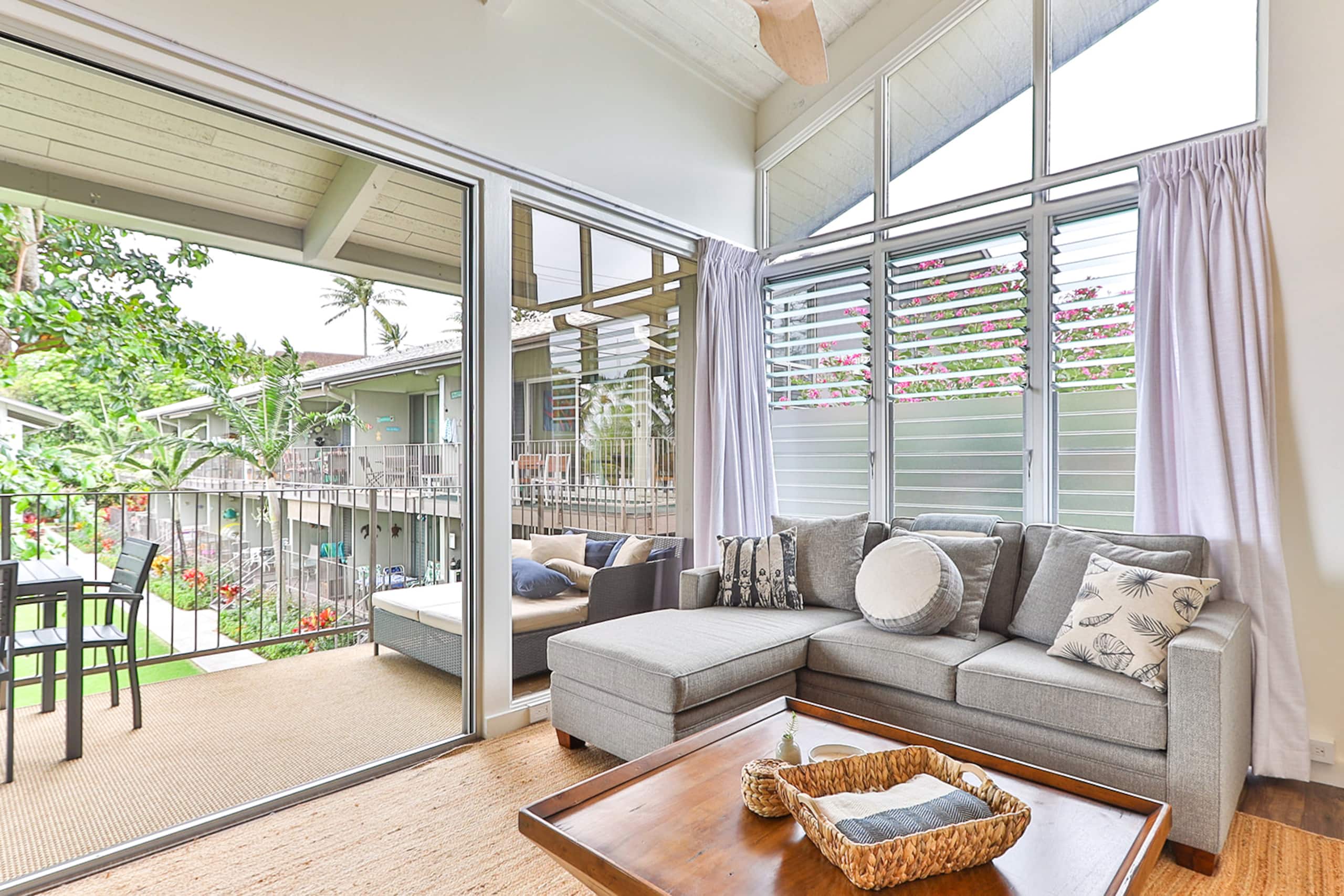 Condo in Lahaina · ★5.0 · 3 bedrooms · 4 beds · 2 baths - Image 4