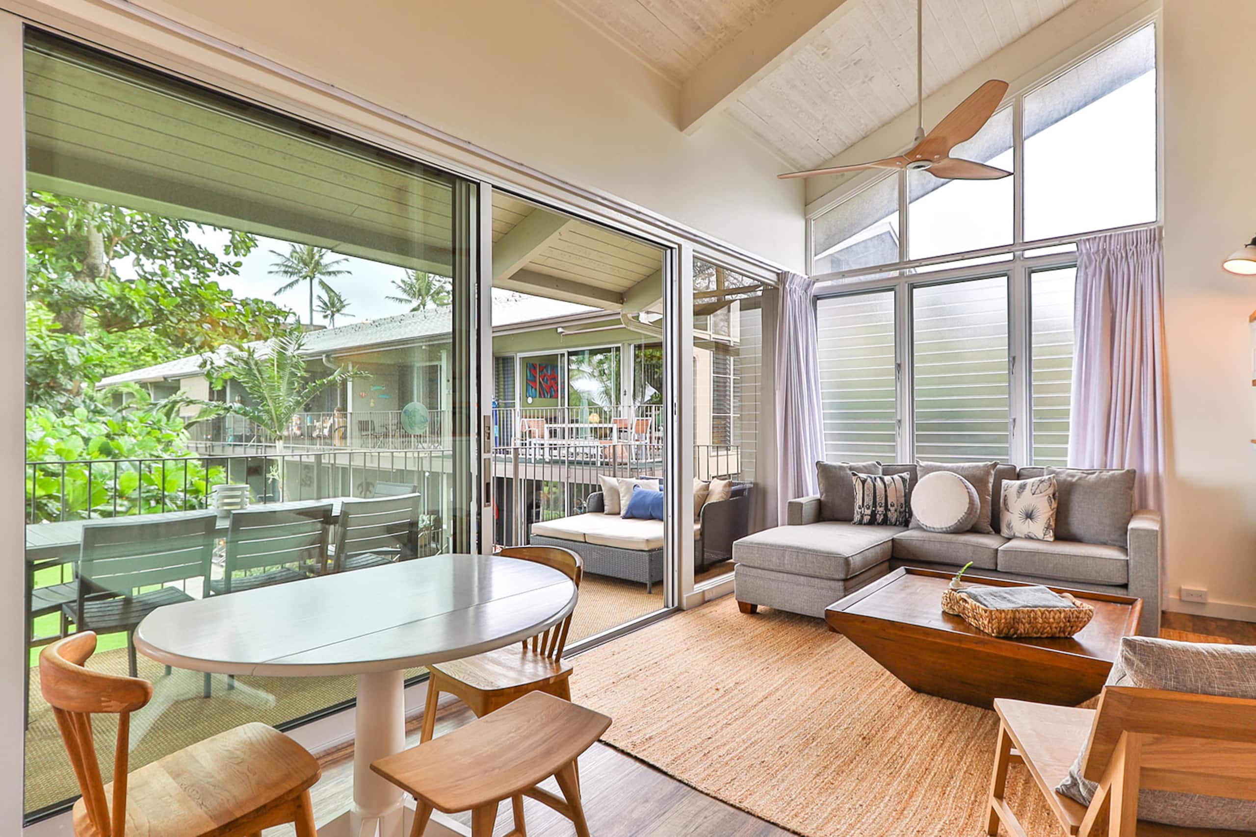 Condo in Lahaina · ★5.0 · 3 bedrooms · 4 beds · 2 baths - Image 2