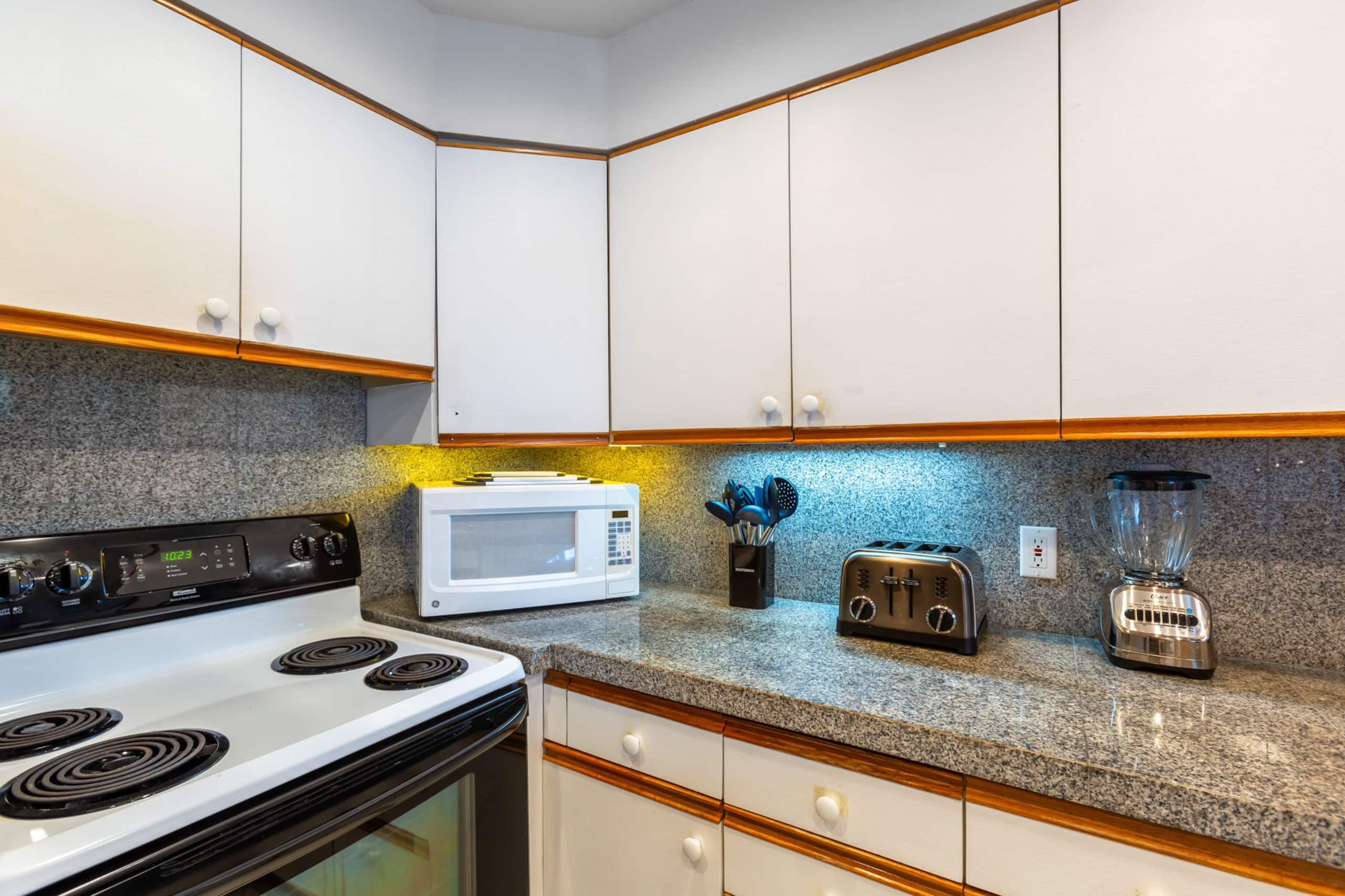 Condo in Lahaina · ★5.0 · 2 bedrooms · 2 beds · 2 baths - Image 16