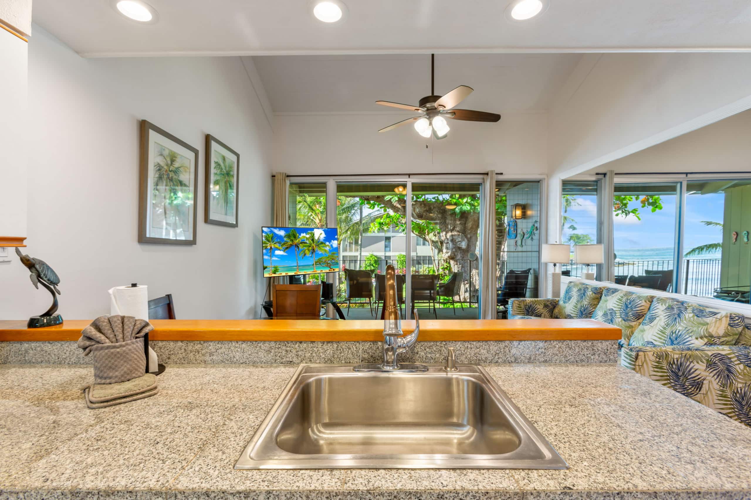 Condo in Lahaina · ★5.0 · 2 bedrooms · 2 beds · 2 baths - Image 12