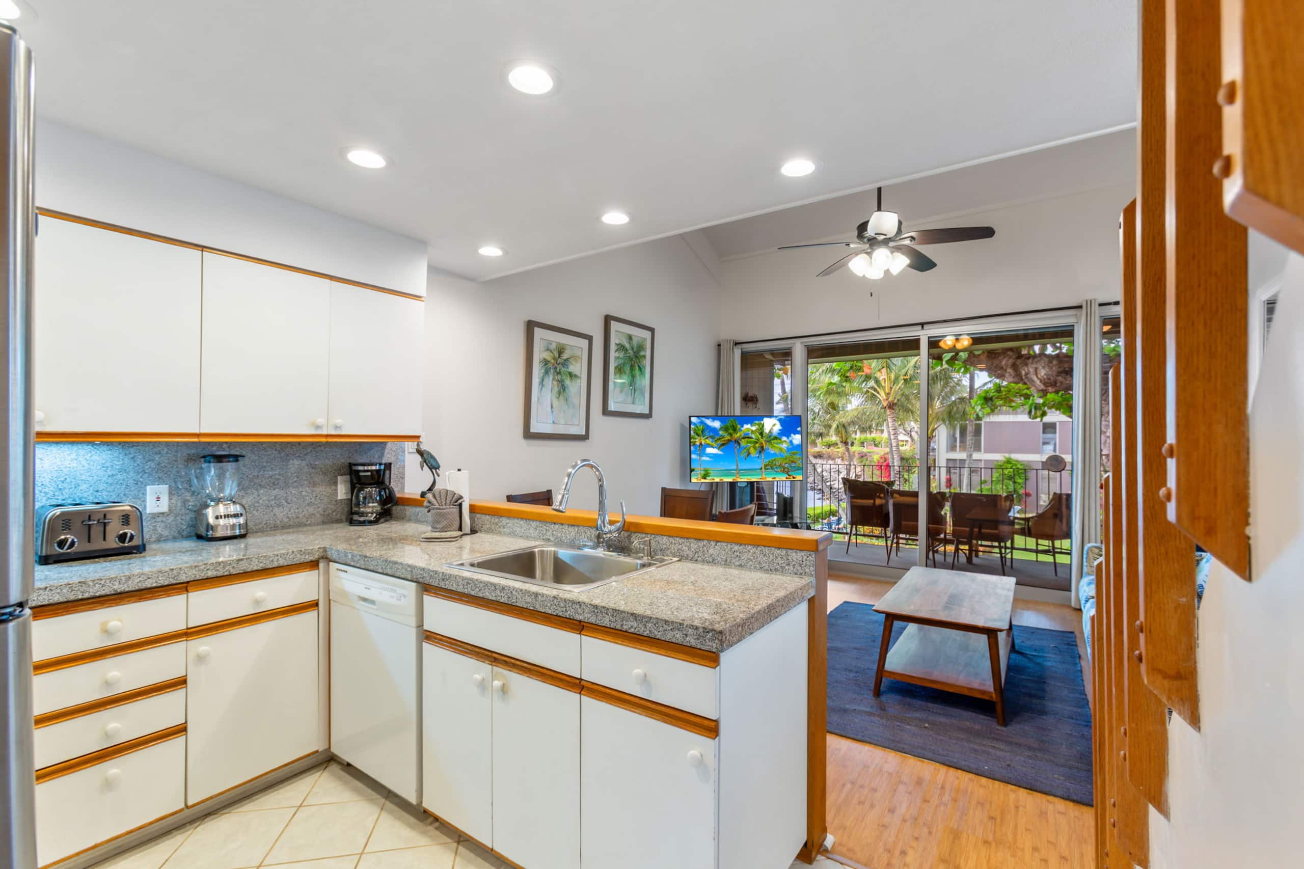 Condo in Lahaina · ★5.0 · 2 bedrooms · 2 beds · 2 baths - Image 15