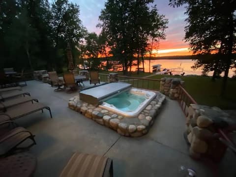 Luxury 5BR 4.5BA Long Lake, Waterfront Home
