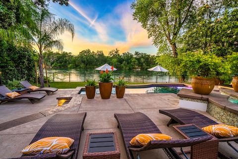 Riverfront Retreat - Pool and Hot Tub Escape