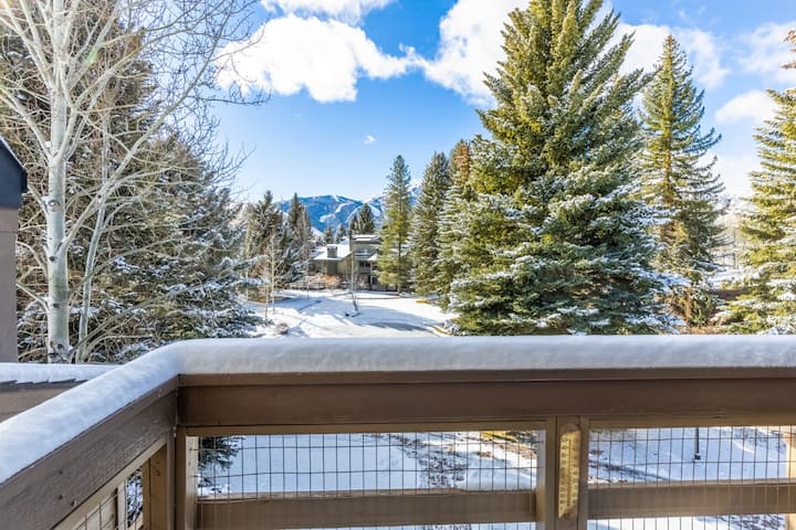 Stylish Sun Valley Condo W/ Resort Access - サン・バレー, ID