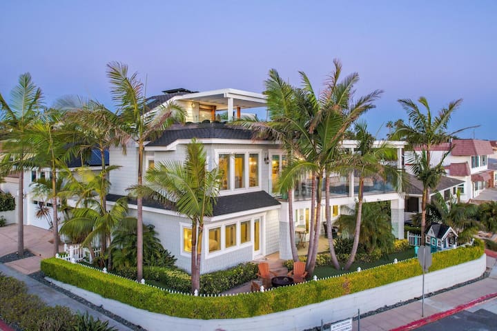 Bayfront 4BD Home- Rooftop Deck w/ Hot Tub & BBQ!