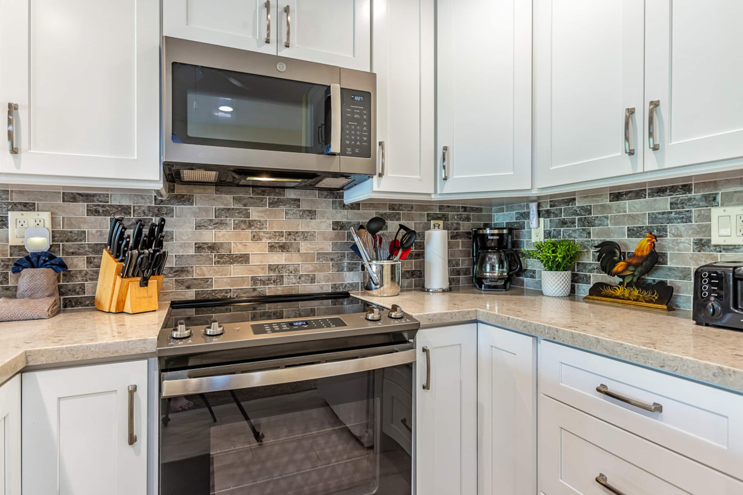 Condo in Kihei · ★4.33 · 2 bedrooms · 4 beds · 2 shared baths - Image 18
