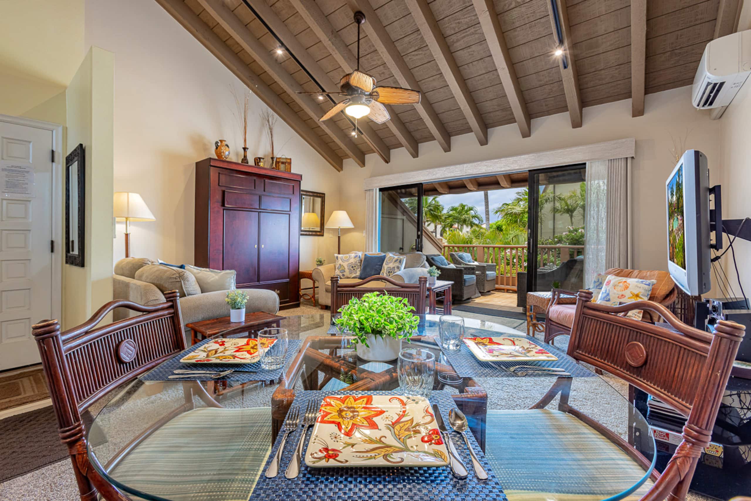 Condo in Kihei · ★4.33 · 2 bedrooms · 4 beds · 2 shared baths - Image 2