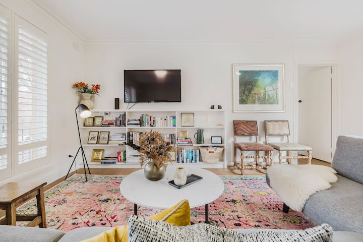 Timeless Fusion of Vintage Charm & Eclectic Chic