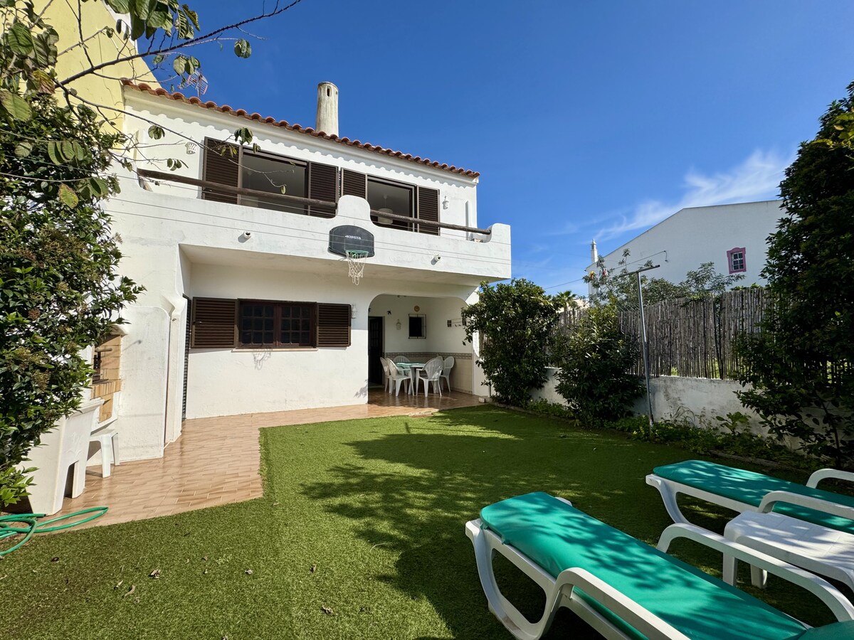 Imóvel de sucesso: Faro Terrace Villa by Homing em Montenegro