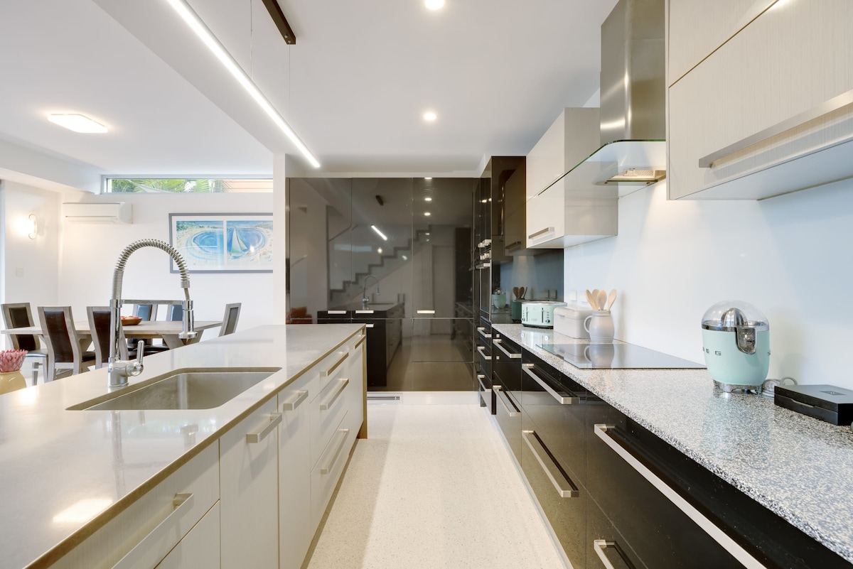 Popular Airbnb listing: Bondi Holiday Home
Garden Apartment in North Bondi