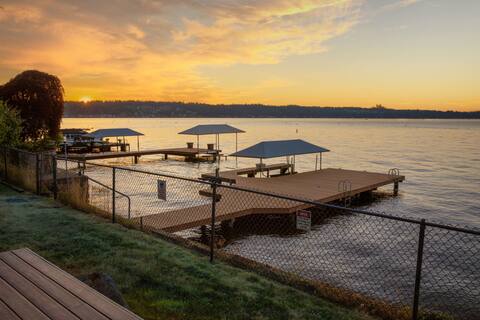 1BR 2BA Lower Unit with Lake Access - Prime Spot