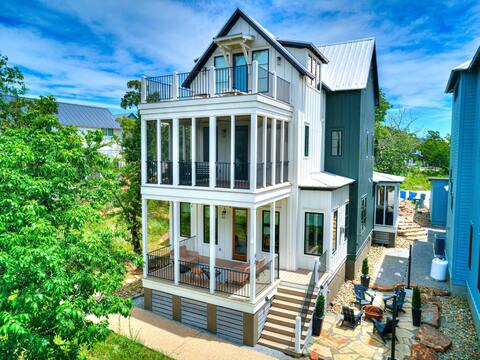 Carlton Landing-The Treehouse