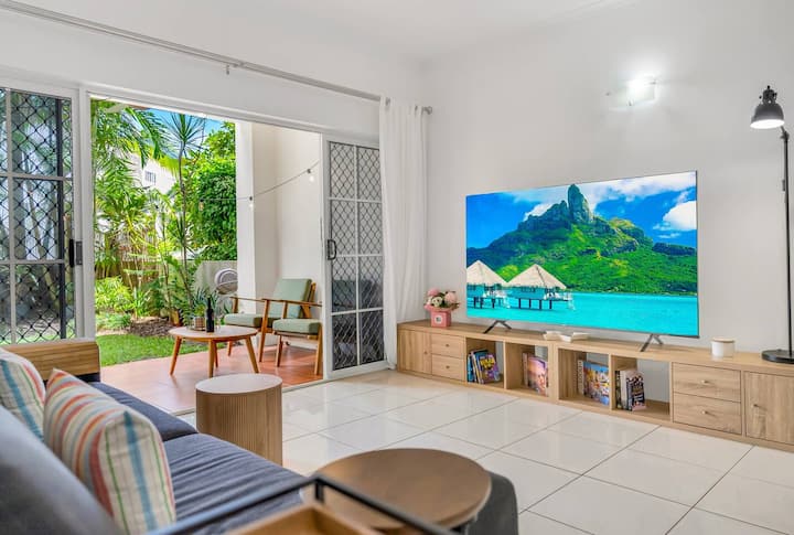 Bayside Escape—a Short Stroll From The Esplanade - Cairns