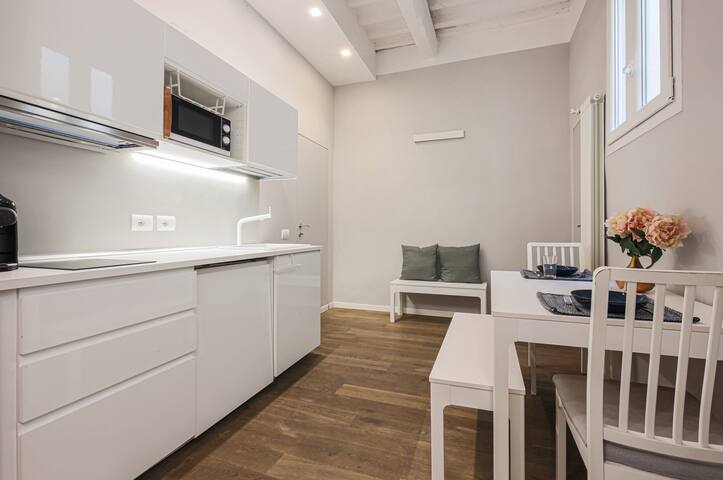 Fiesolana’s Flower gallery image 5