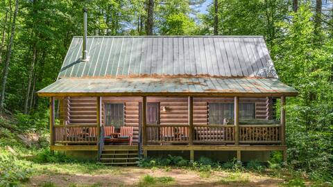Peaceful 3-BR Cabin 40-Min to Stratton