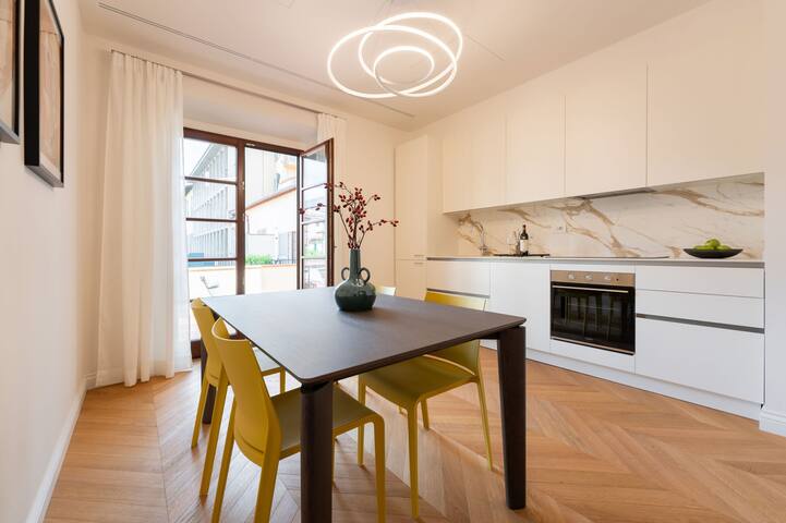 Modern Florentine Terrace gallery image 4