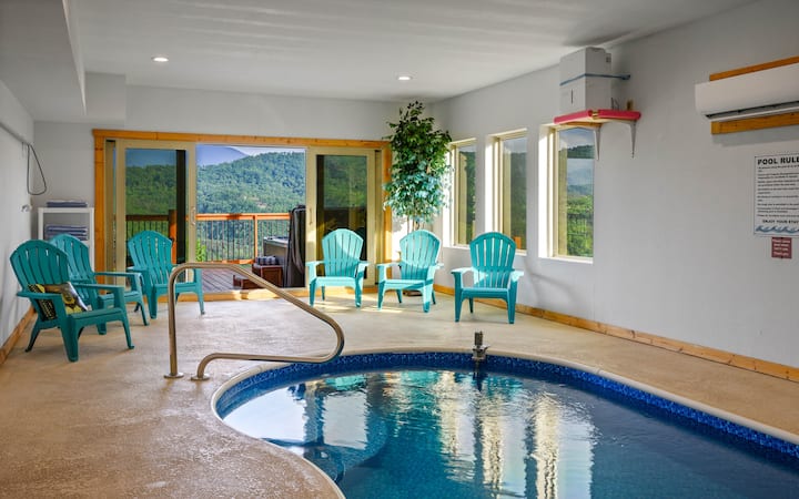 Grand Mountain View - Stunning views + indoor pool - Cabins for
