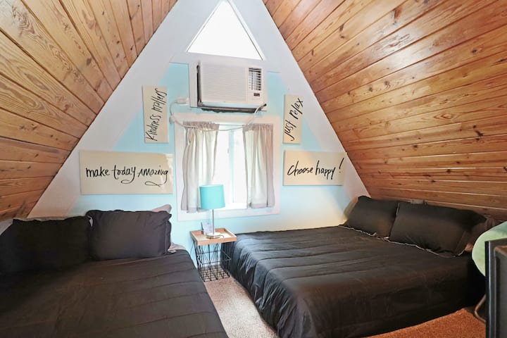 2 брачни кревета (широки 150-179 см)