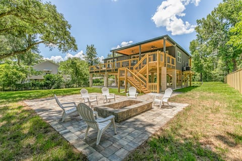 Gorgeous Home on the Black Creek