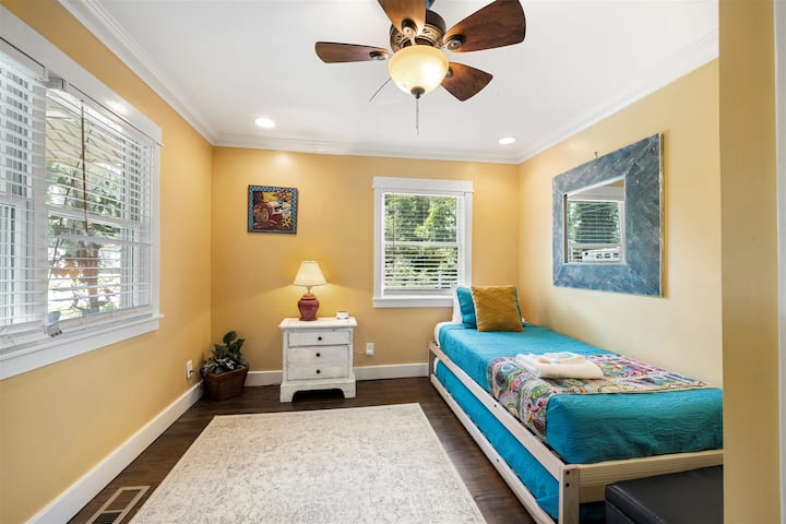 Bedroom 3 with a twin trundle bed
