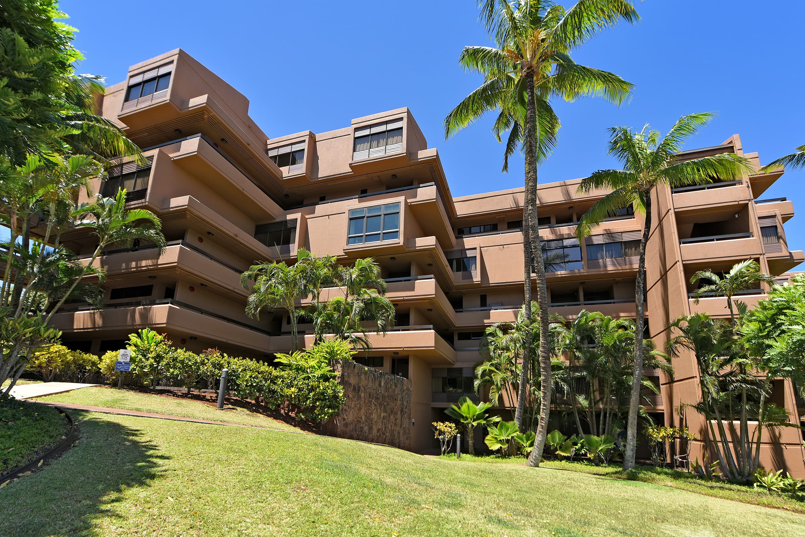 Condo in Lahaina · ★4.81 · 1 bedroom · 2 beds · 1 bath - Image 26
