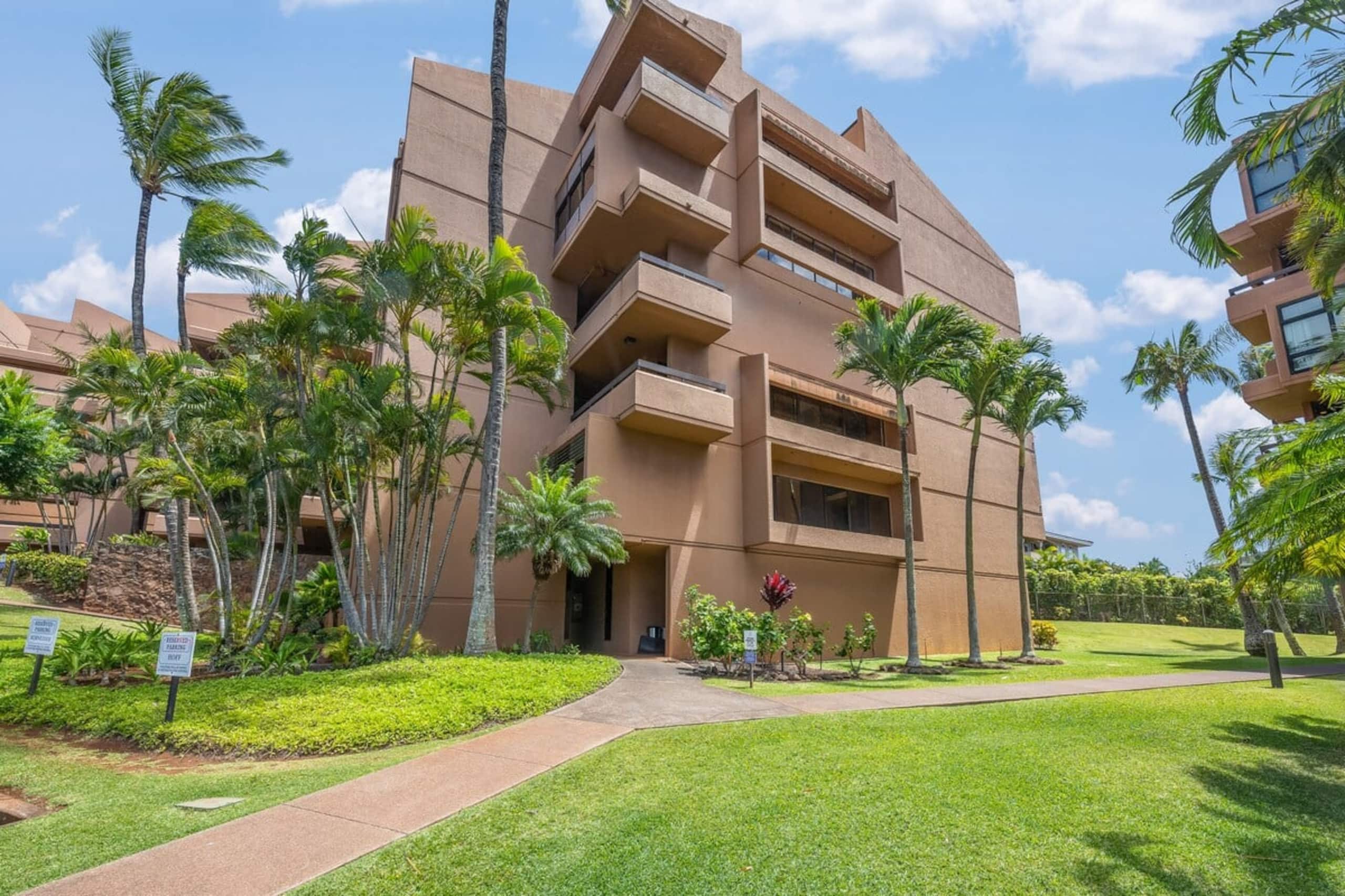 Condo in Lahaina · ★4.81 · 1 bedroom · 2 beds · 1 bath - Image 29