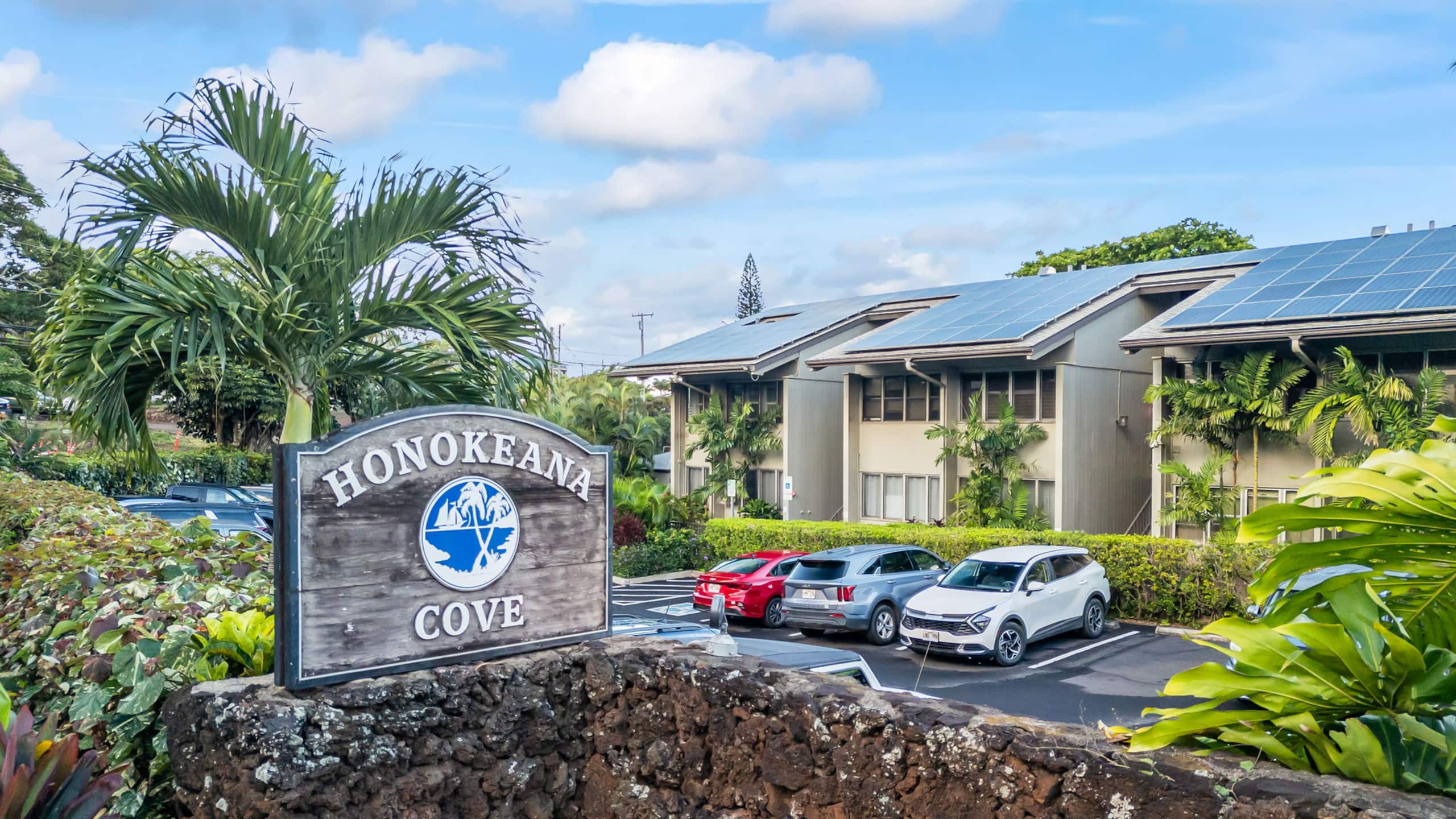 Condo in Lahaina · ★5.0 · 2 bedrooms · 3 beds · 2 baths - Image 41