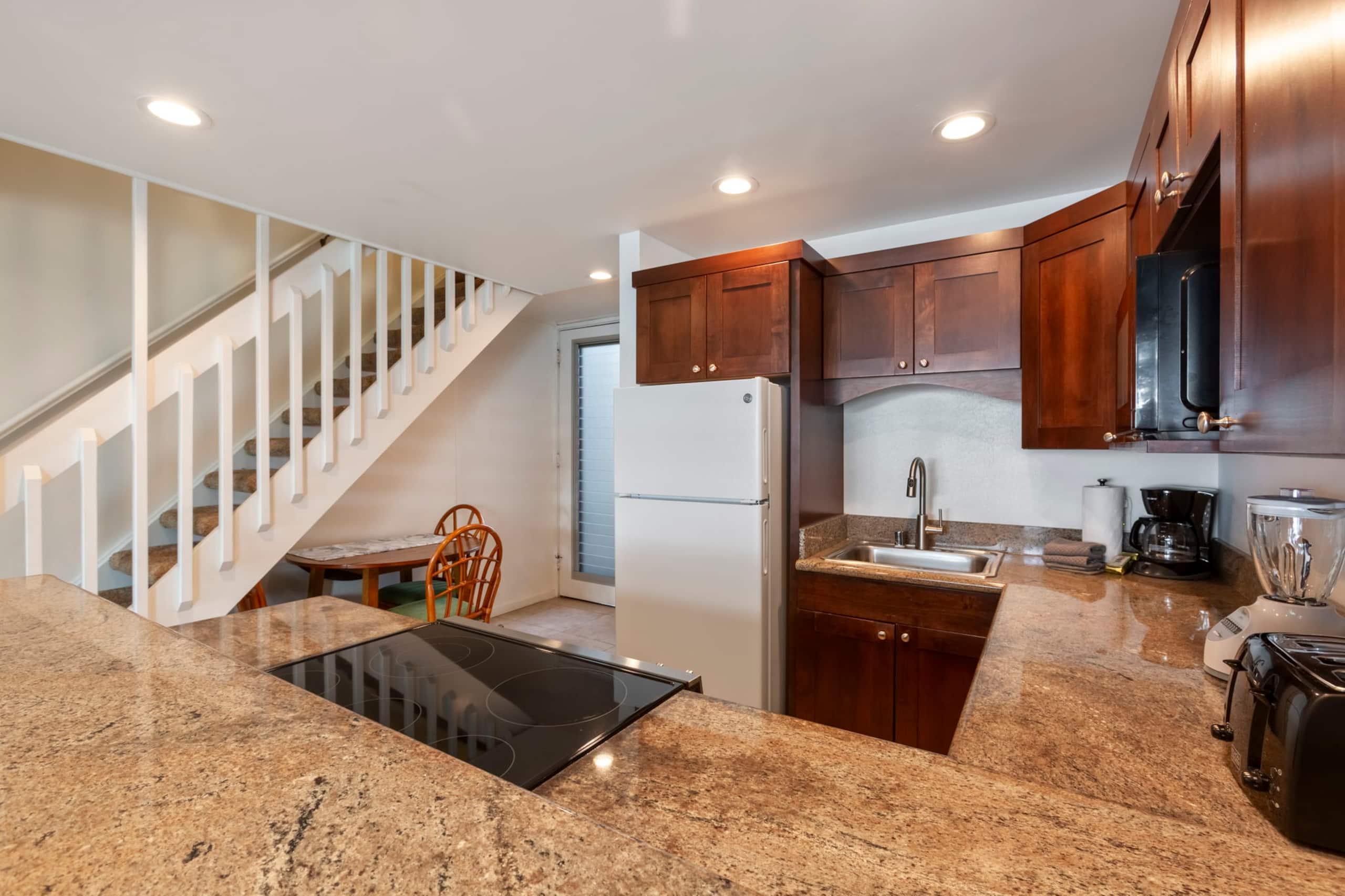Condo in Lahaina · ★5.0 · 2 bedrooms · 3 beds · 2 baths - Image 18