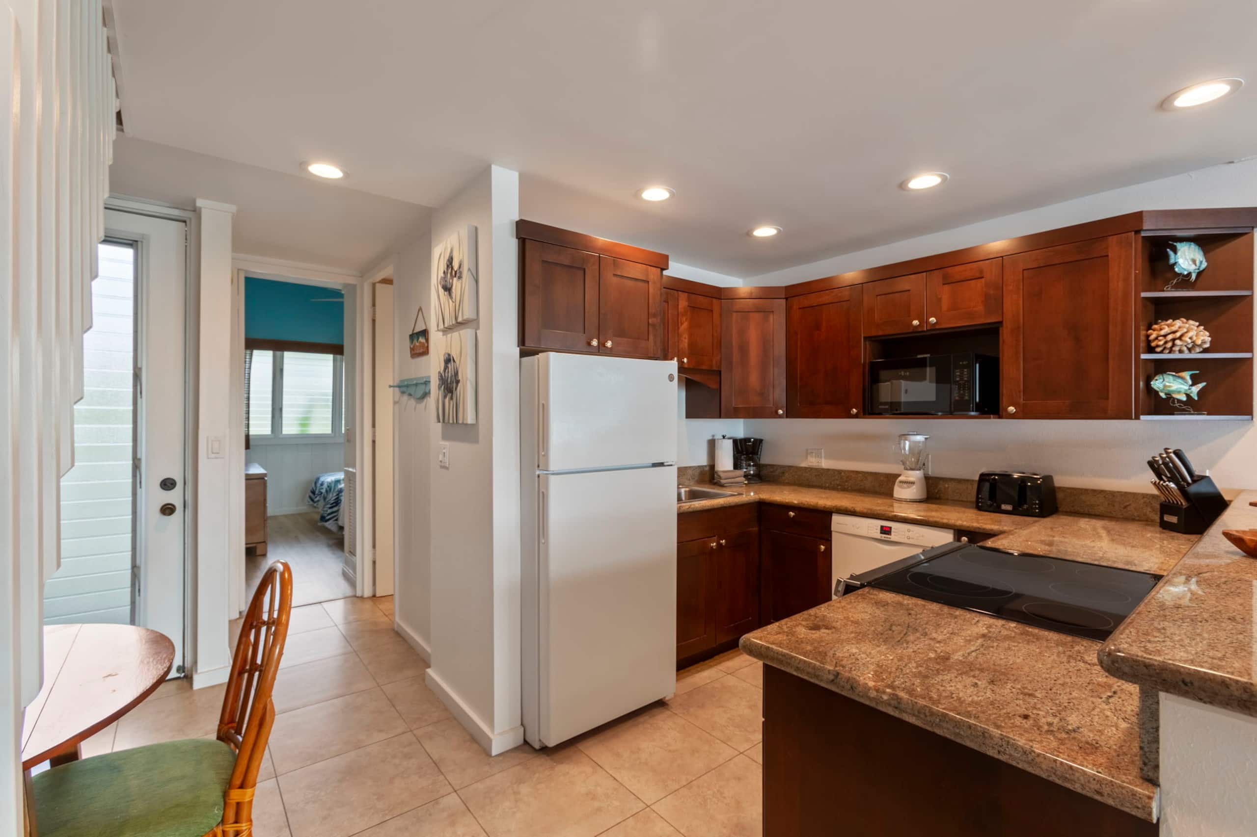 Condo in Lahaina · ★5.0 · 2 bedrooms · 3 beds · 2 baths - Image 14