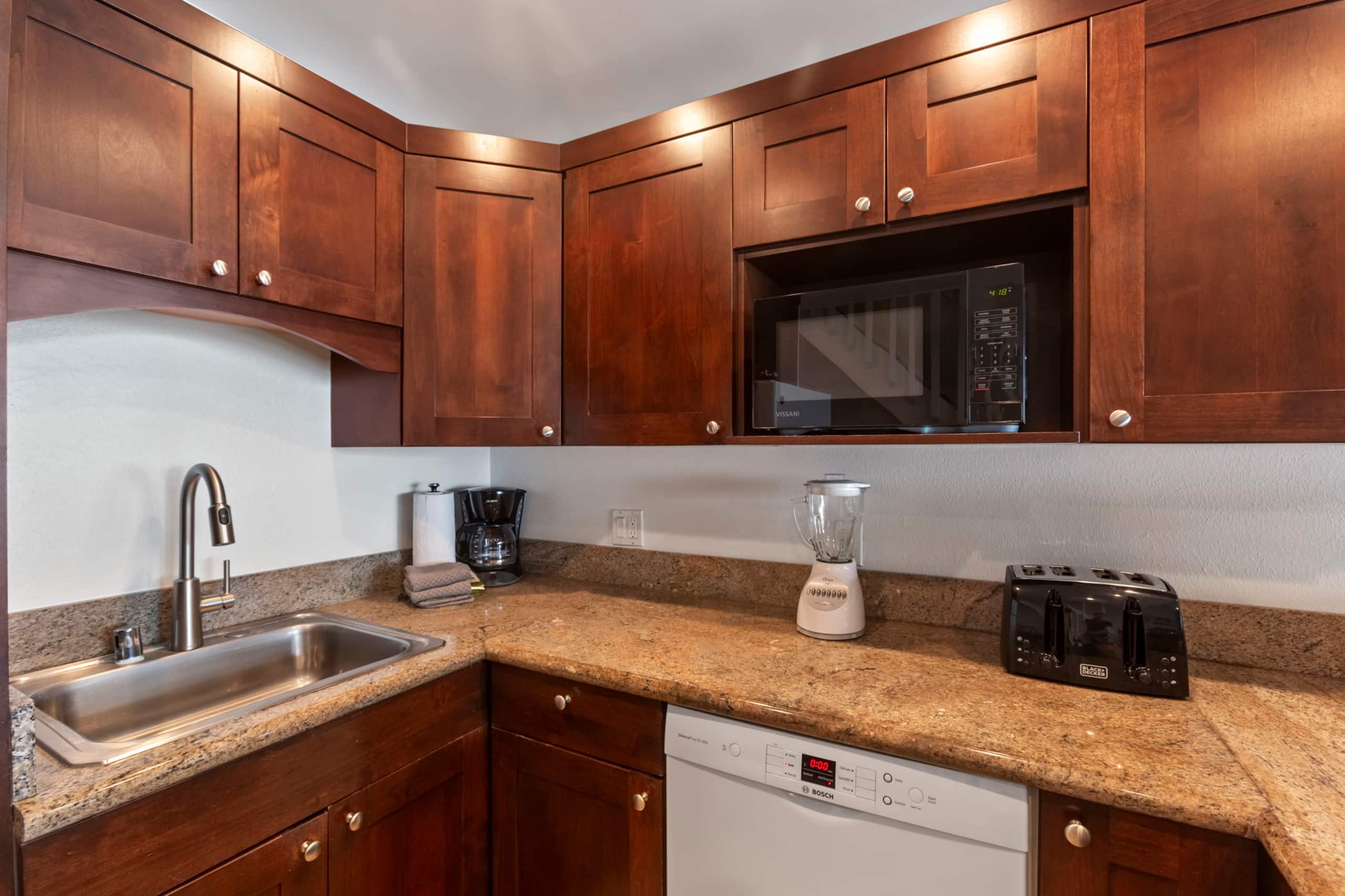 Condo in Lahaina · ★5.0 · 2 bedrooms · 3 beds · 2 baths - Image 19
