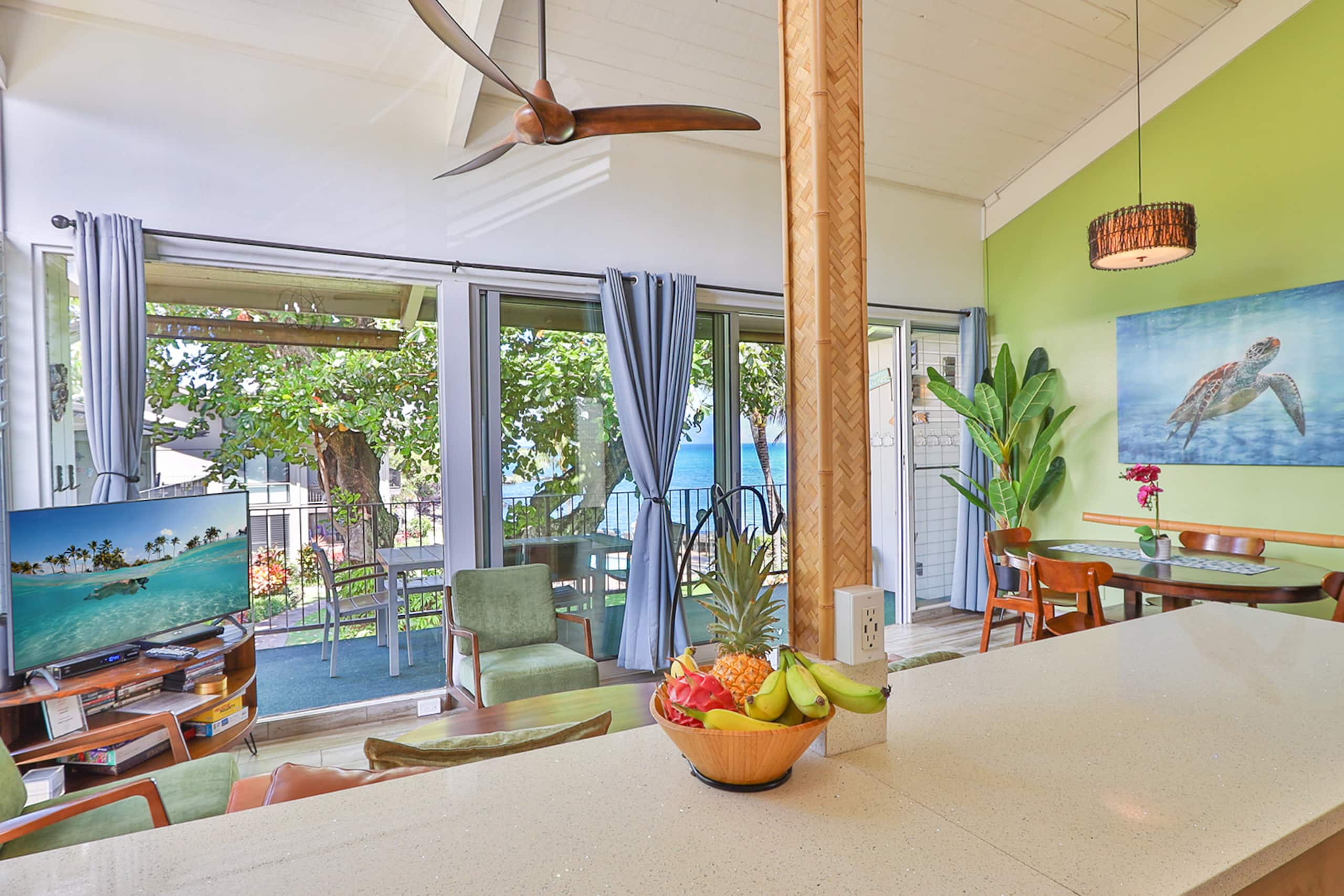 Condo in Lahaina · ★5.0 · 3 bedrooms · 4 beds · 2 baths - Image 2