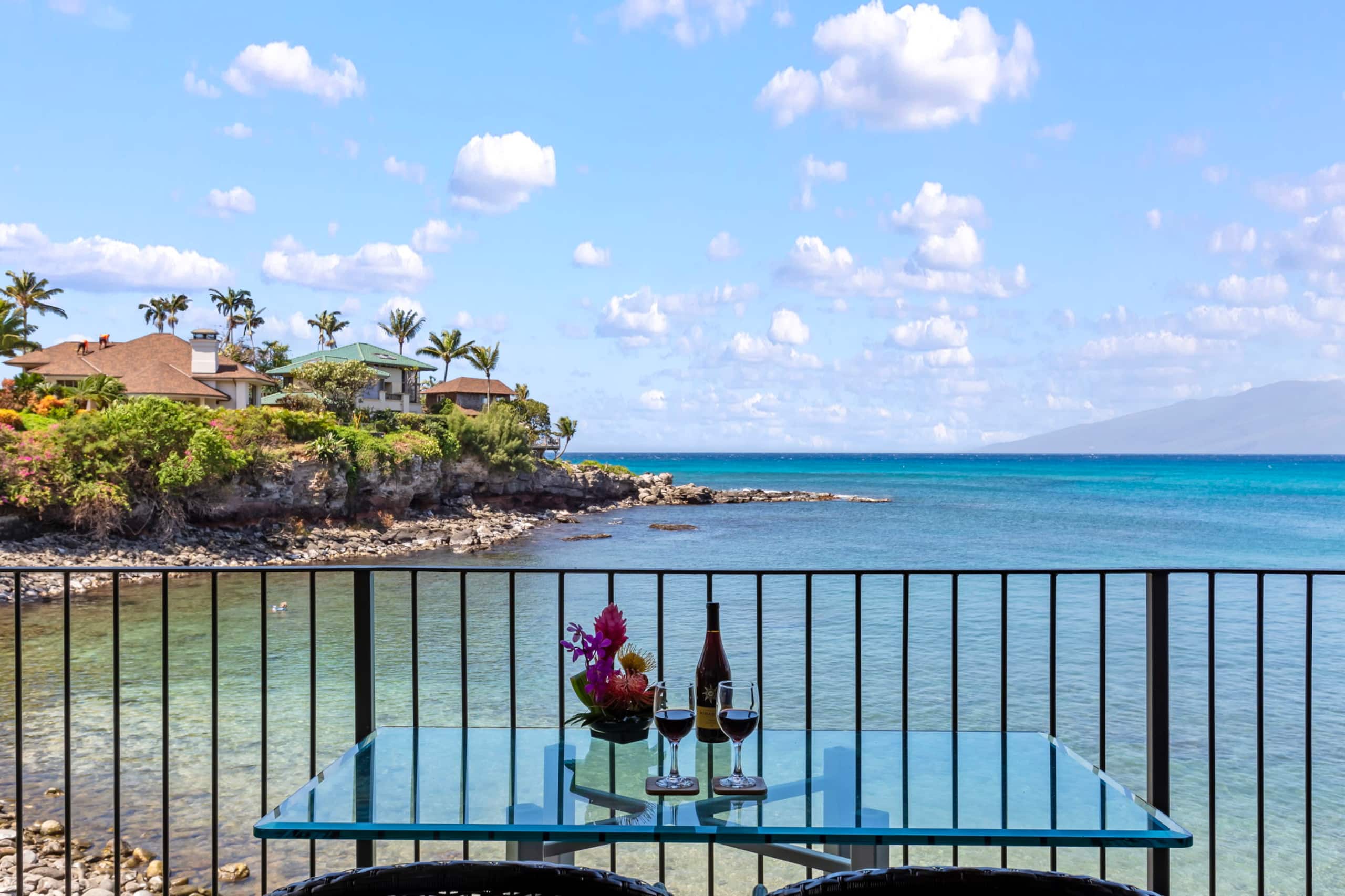 Condo in Lahaina · ★5.0 · 2 bedrooms · 3 beds · 2 baths - Image 1
