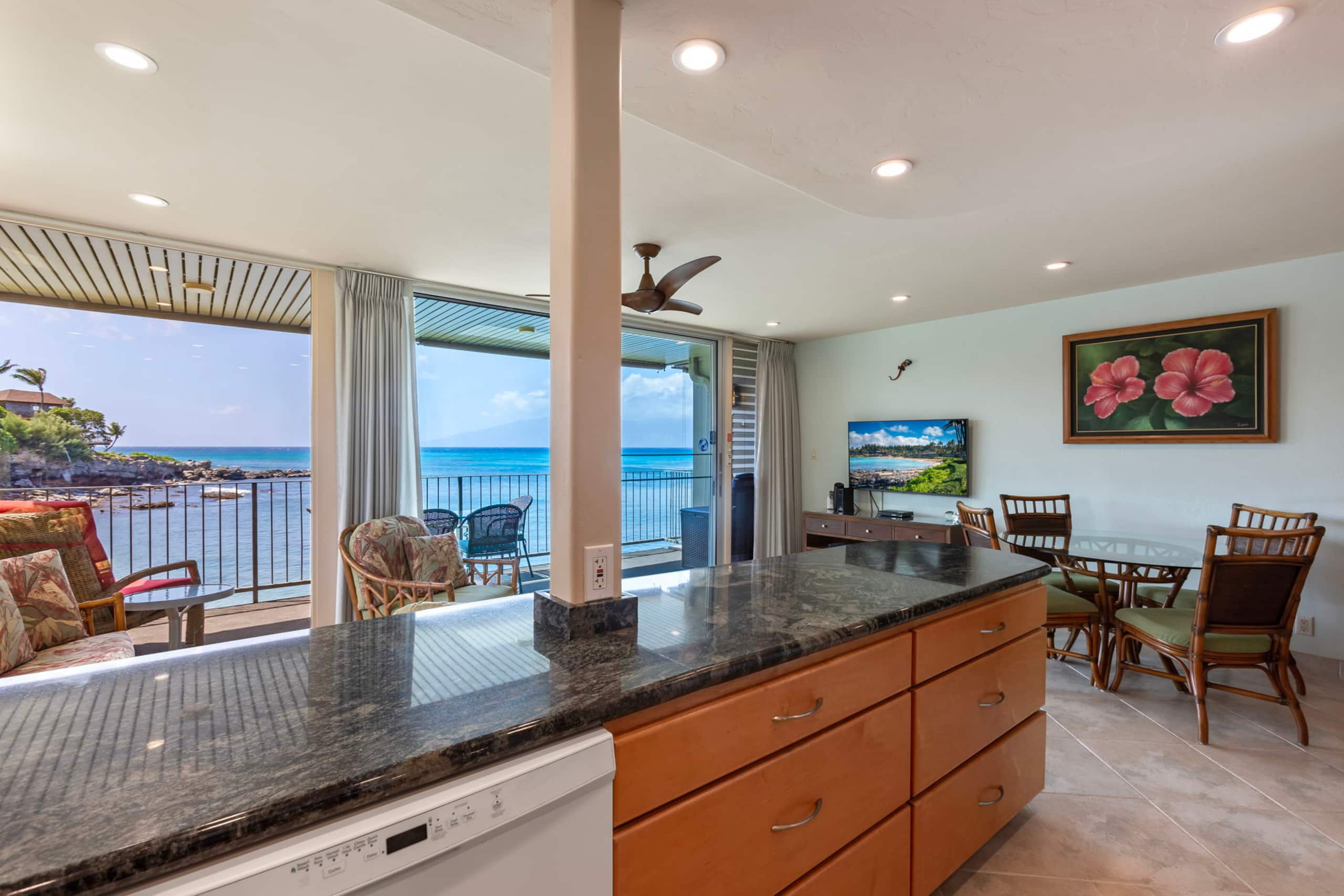 Condo in Lahaina · ★5.0 · 2 bedrooms · 3 beds · 2 baths - Image 15