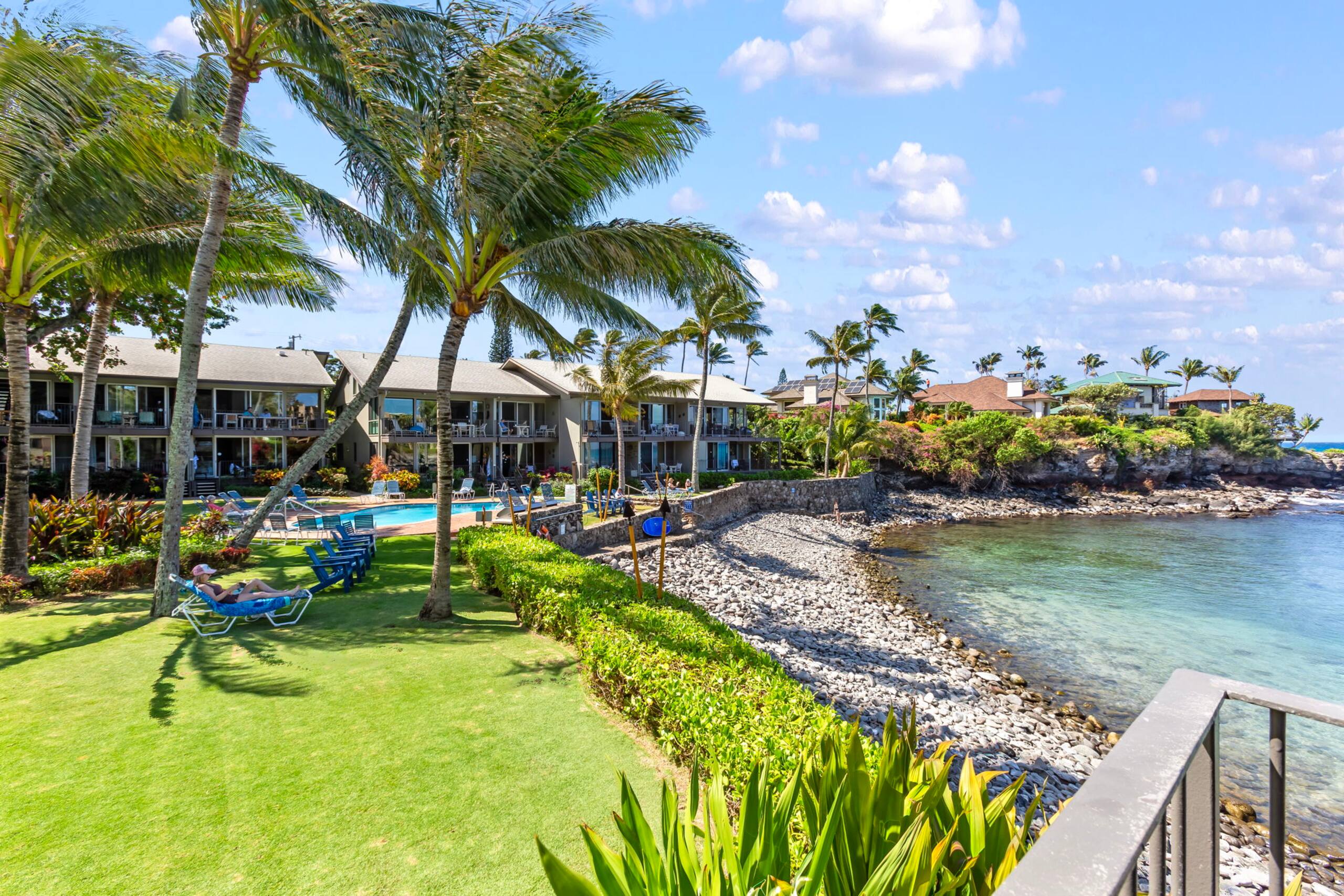 Condo in Lahaina · ★5.0 · 2 bedrooms · 3 beds · 2 baths - Image 35