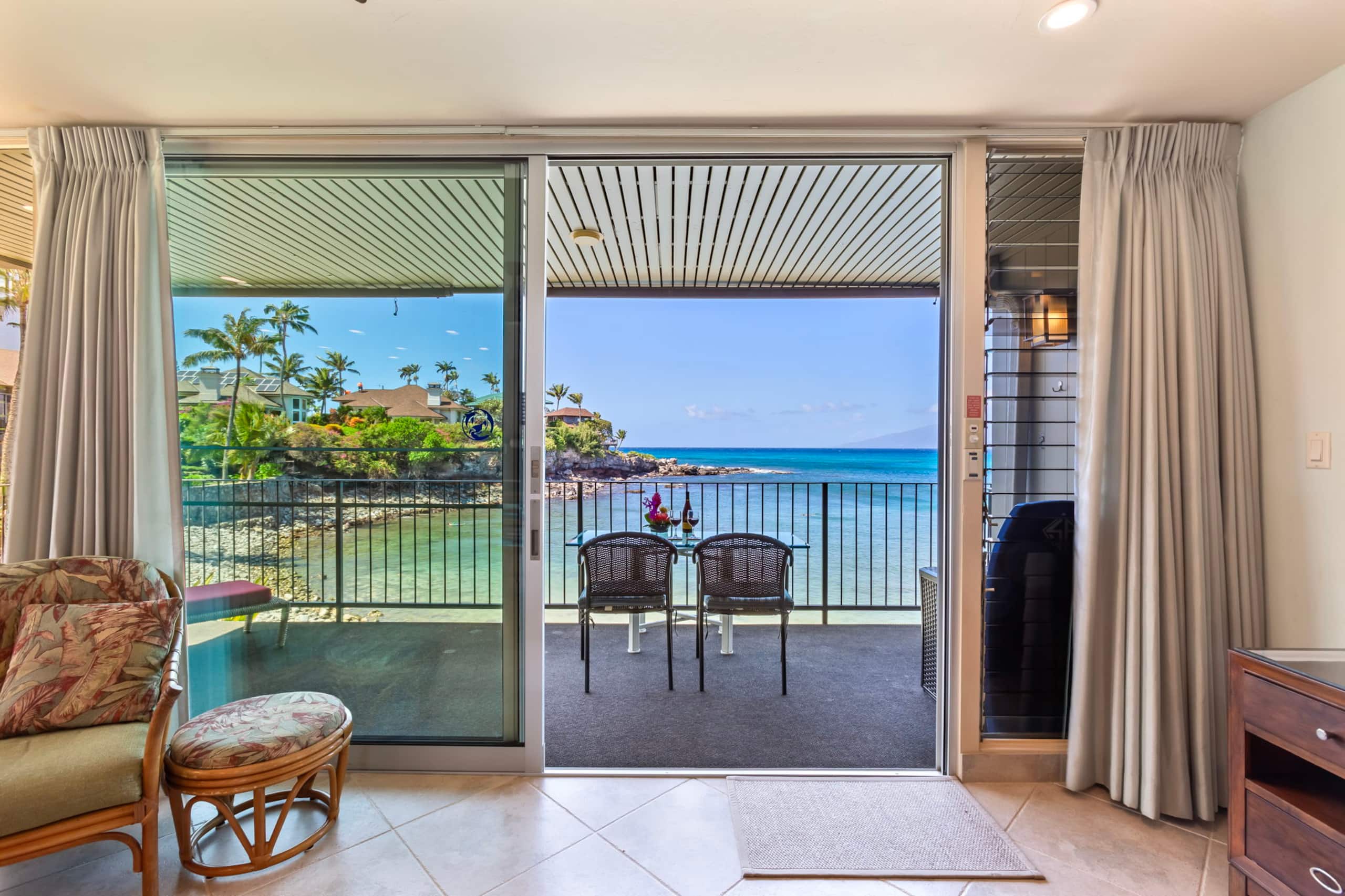 Condo in Lahaina · ★5.0 · 2 bedrooms · 3 beds · 2 baths - Image 4