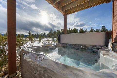 Mountain Views w/ Hot Tub