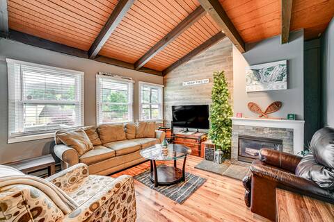 Cortland Townhome - Walk to Greek Peak Mtn Resort!