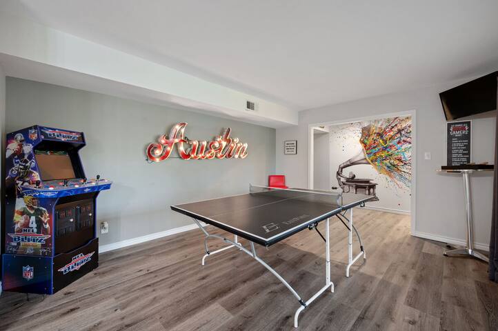 Group Friendly Austin Home | Games + Outdoor Fun gallery image 3