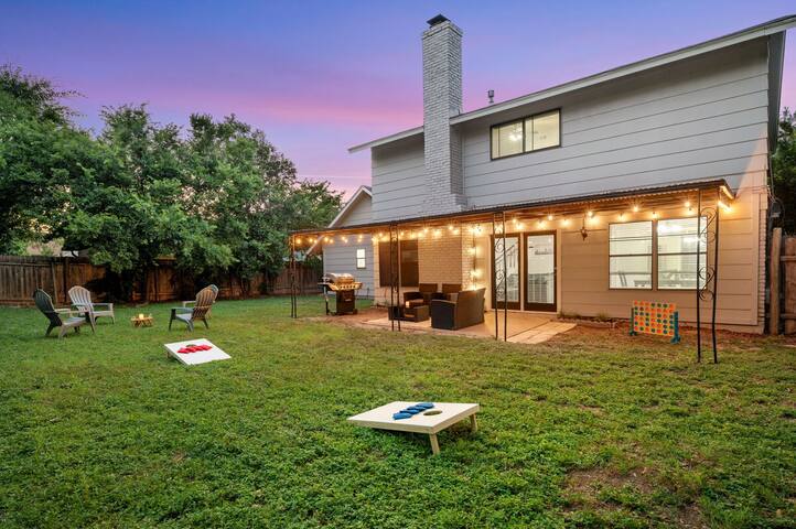 Group Friendly Austin Home | Games + Outdoor Fun gallery image 2