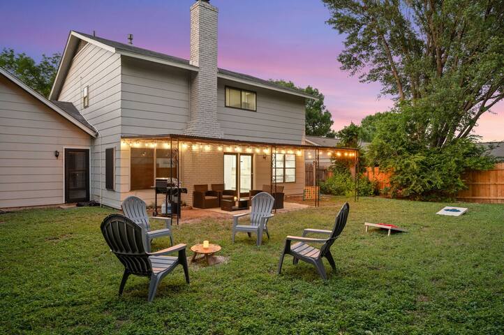 Group Friendly Austin Home | Games + Outdoor Fun gallery image 5