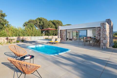 KYRA beachfront house in Theologos Rhodes