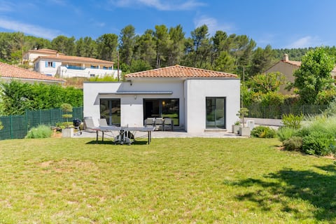 Lou Souvarel - Quiet house near coves