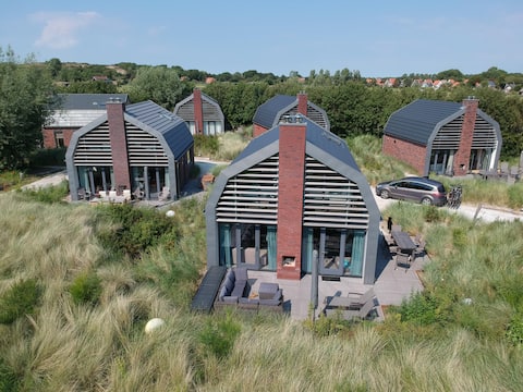 Luxury holiday home with sauna, close to the sea